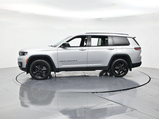 Used 2023 Jeep Grand Cherokee L Altitude AWD/4WD image 7