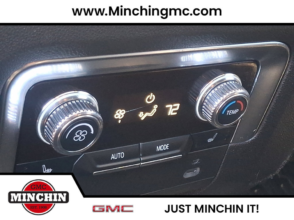 Used 2022 GMC Yukon XL Denali w/ Denali Premium Package AWD/4WD image 12