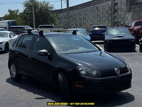 Used 2013 Volkswagen Golf 4-Door FWD image 8