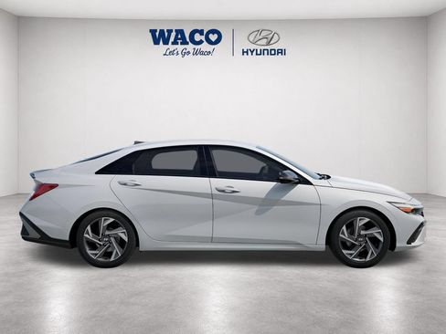 Used 2025 Hyundai Elantra Sport FWD image 7