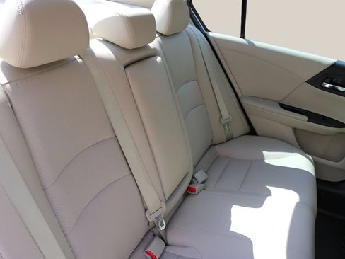 Used 2015 Honda Accord EX-L image 17