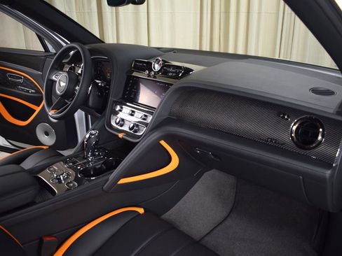 New 2026 Bentley Bentayga Extended Wheelbase AWD/4WD image 25