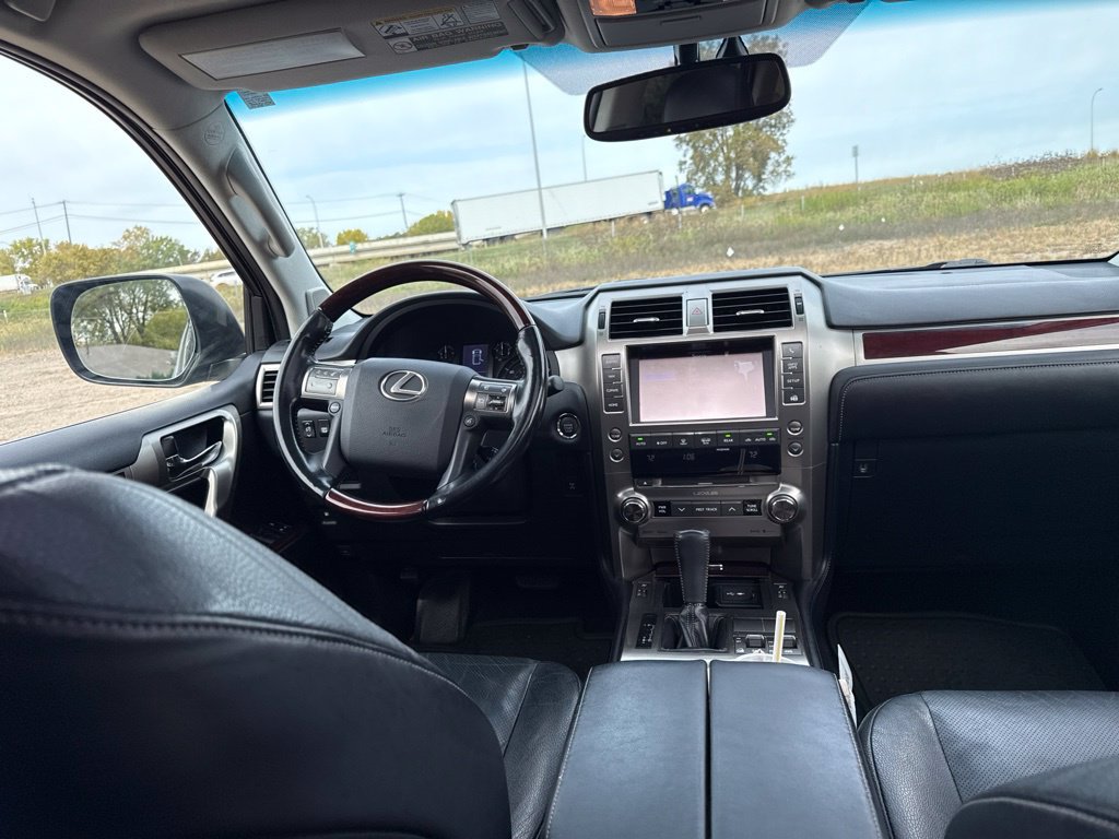Used 2016 Lexus GX 460 w/ Premium Package AWD/4WD image 28