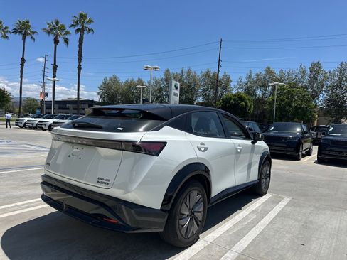 Used 2024 Nissan Ariya AWD image 3