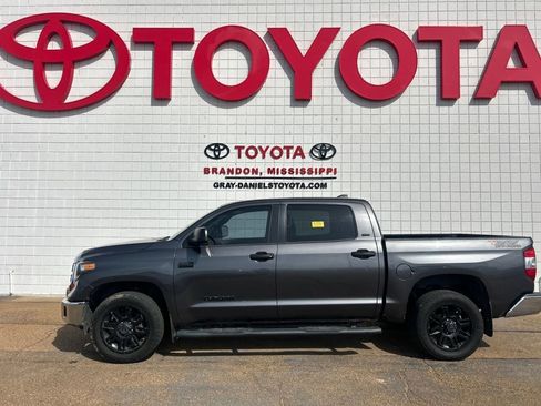 Used 2020 Toyota Tundra SR5 w/ SR5 Leather Package image 4