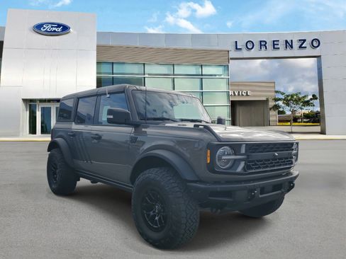New 2025 Ford Bronco Badlands image 3