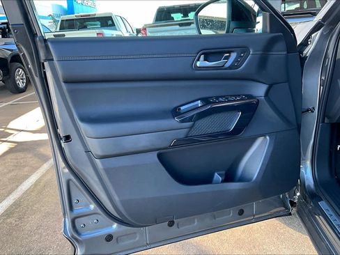 New 2026 Nissan Pathfinder Platinum image 10