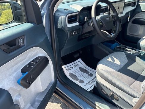 New 2025 Ford Maverick XLT w/ XLT Luxury Package image 18