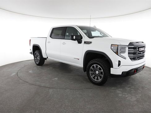 Used 2025 GMC Sierra 1500 AT4 image 2