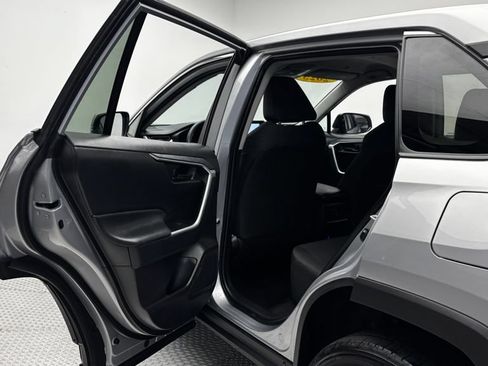Used 2025 Toyota RAV4 LE FWD image 31