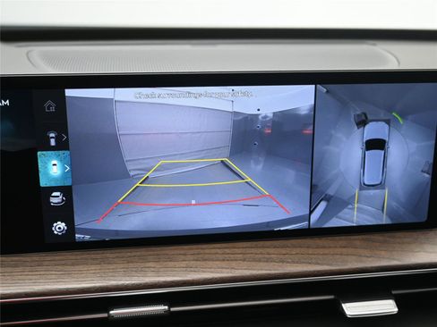 Used 2025 Genesis GV80 3.5T Prestige image 13