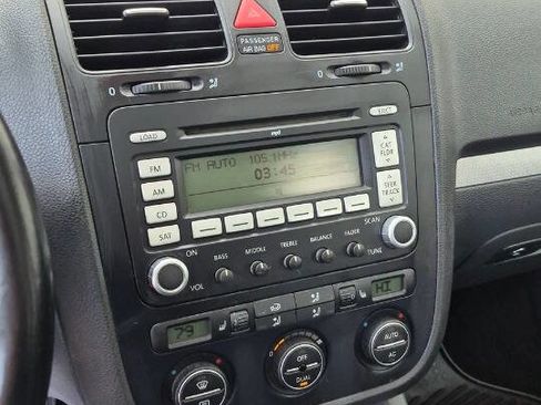 Used 2009 Volkswagen Jetta SEL image 40