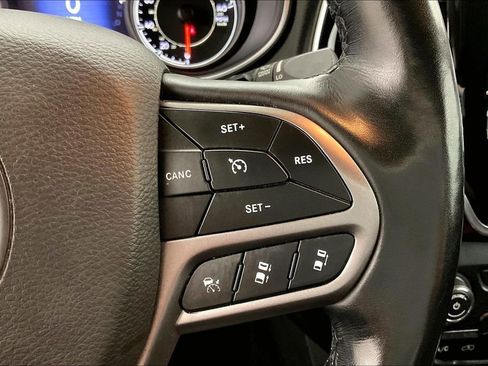 Used 2021 Jeep Cherokee Limited w/ Elite Package AWD/4WD image 11