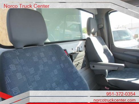 Used 2005 Dodge Sprinter 2500 image 9