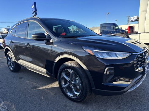 New 2026 Ford Escape ST-Line w/ Tech Pack #1 AWD/4WD image 2