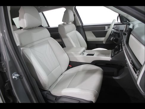 Certified 2026 Hyundai Santa Fe SEL AWD/4WD image 16