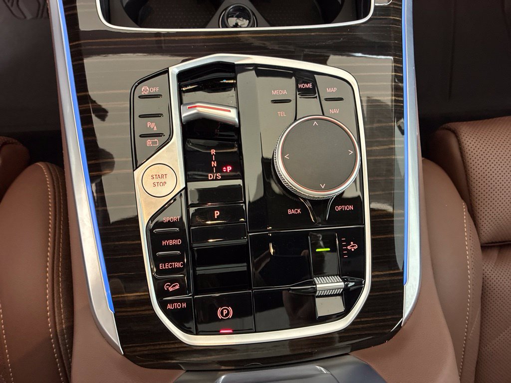 Certified 2025 BMW X5 xDrive50e AWD/4WD image 12