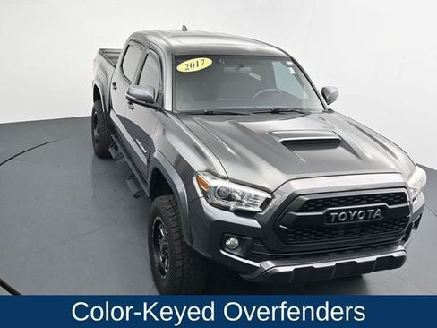Used 2017 Toyota Tacoma TRD Sport AWD/4WD image 20