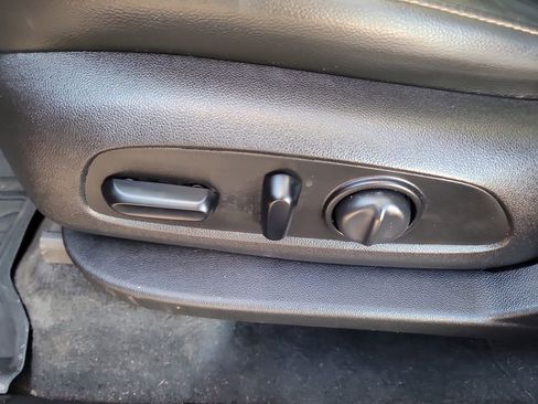 Used 2019 Chevrolet Traverse LT w/ LPO, Black Accent Package image 20