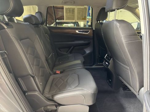 Used 2026 Volkswagen Atlas SE FWD image 37