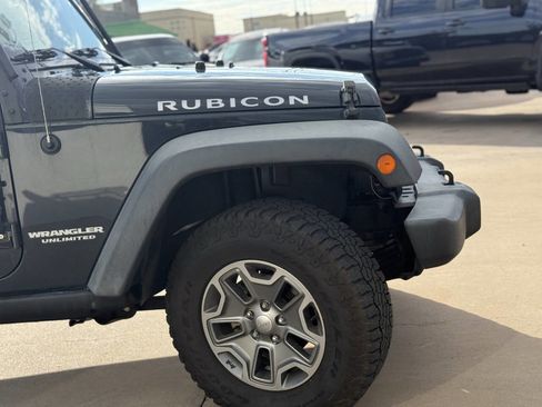 Used 2017 Jeep Wrangler Unlimited Rubicon w/ Connectivity Group image 16