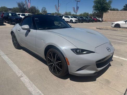 Used 2024 MAZDA MX-5 Miata Grand Touring RWD image 3