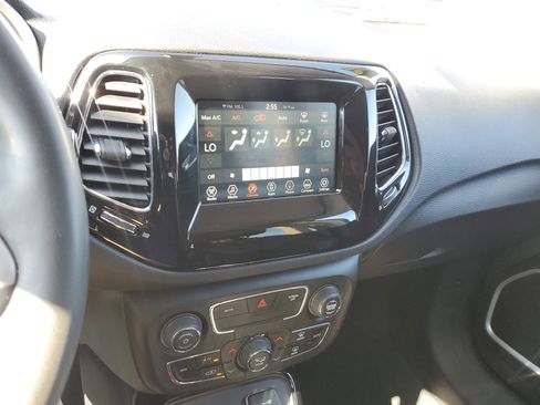 Used 2021 Jeep Compass Latitude image 26