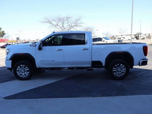 Used 2020 GMC Sierra 2500 Denali w/ Denali Ultimate Package image 3