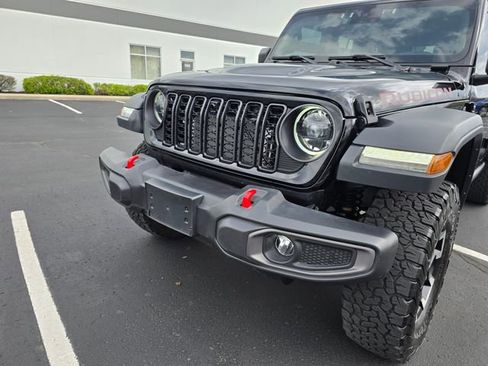 Used 2025 Jeep Wrangler Unlimited Rubicon AWD/4WD image 13