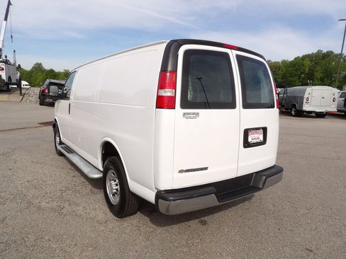 Used 2024 Chevrolet Express 2500 w/ Driver Convenience Package image 5