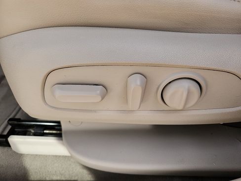 Used 2022 GMC Acadia Denali image 13