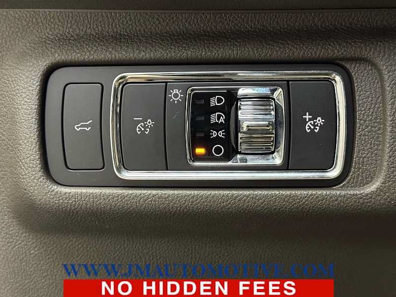 Used 2022 Lincoln Corsair AWD w/ Premium Package image 35