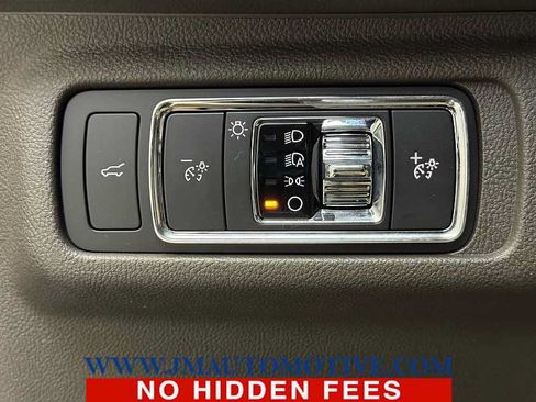 Used 2022 Lincoln Corsair AWD w/ Premium Package image 35