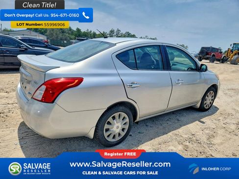 Used 2013 Nissan Versa SV FWD image 4