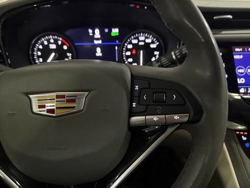 Used 2020 Cadillac XT6 Premium Luxury FWD image 17