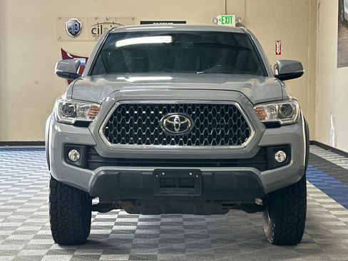 Used 2019 Toyota Tacoma TRD Off-Road w/ Technology Package AWD/4WD image 9
