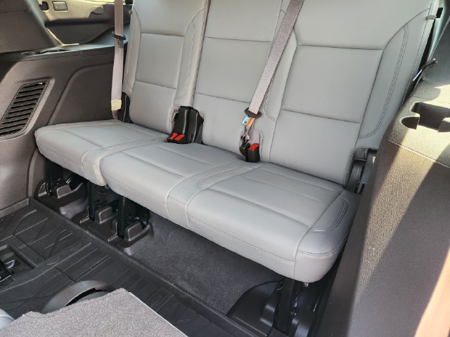 Used 2021 Chevrolet Tahoe LT w/ LT Signature Package RWD image 32