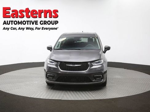 Used 2023 Chrysler Pacifica Touring-L FWD image 54