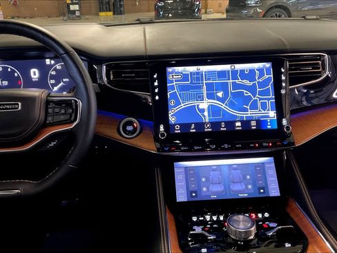 Used 2024 Jeep Grand Wagoneer Series III w/ Rear Seat Video Group 1 image 6