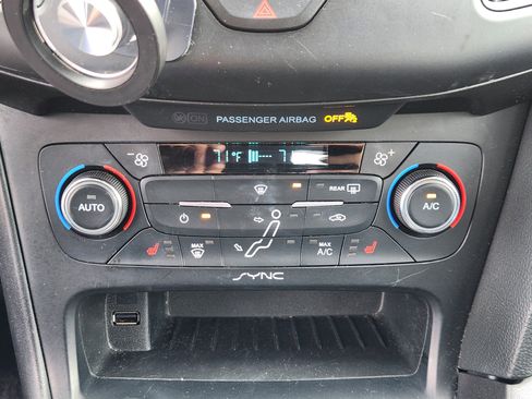 Used 2017 Ford Focus SE image 21