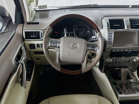 Used 2018 Lexus GX 460 Premium w/ Premium Package image 18
