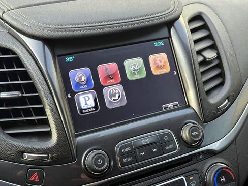 Used 2014 Chevrolet Impala LT w/ Convenience Package image 24