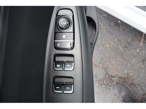 Used 2017 Kia Optima LX FWD image 9