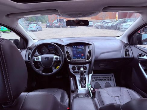 Used 2014 Ford Focus SE w/ Equipment Group 201A FWD image 15