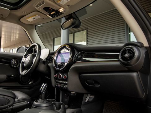 Used 2023 MINI Cooper 2-Door Hardtop FWD image 38