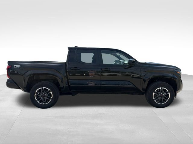 Used 2024 Toyota Tacoma TRD Sport AWD/4WD image 4