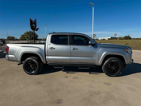 Used 2022 Toyota Tacoma SR5 image 2