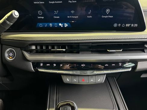 Used 2024 Cadillac XT4 Luxury w/ Cold Weather Package AWD/4WD image 23