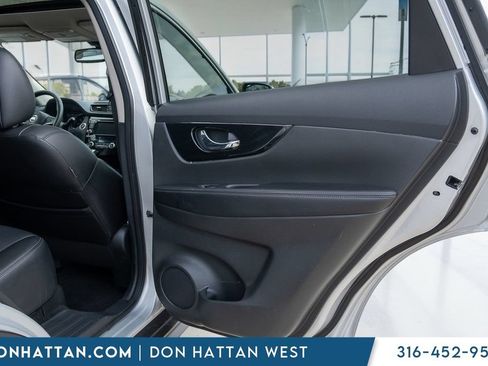 Used 2019 Nissan Rogue SL w/ Premium Package AWD/4WD image 23