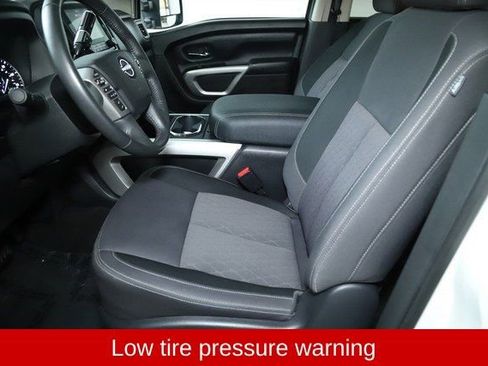 Used 2024 Nissan Titan SV w/ SV Convenience Package image 19